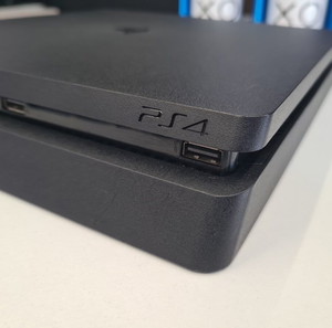Ps4 Slim JB σκετη κονσολα 1Τ 9.00 firmware