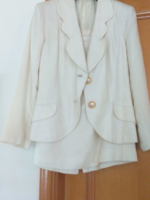 White suit used, size 46, beautiful design