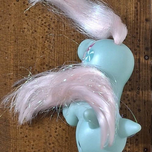 My Little Pony Minty G3 2006 Christmas Winter collectible figure like new