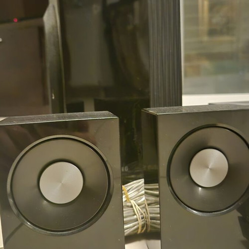 Samsung Home Cinema 5.1 HT-D5550 system with 3D Blu-Ray player