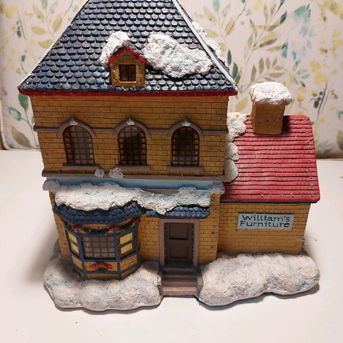 Christmas decorative house like new, lights need new batteries