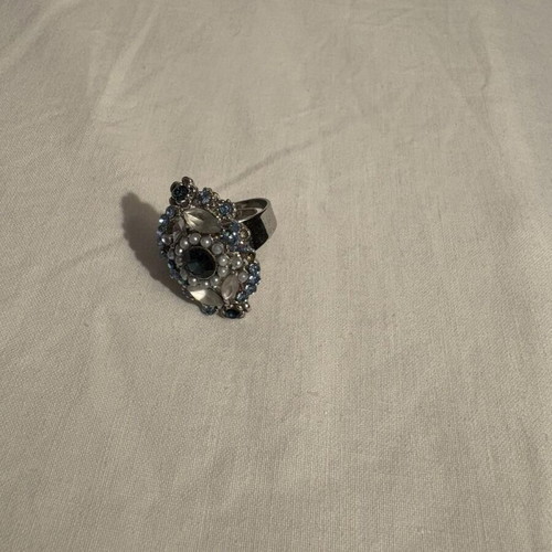 Women's adjustable ring like new, gray and blue