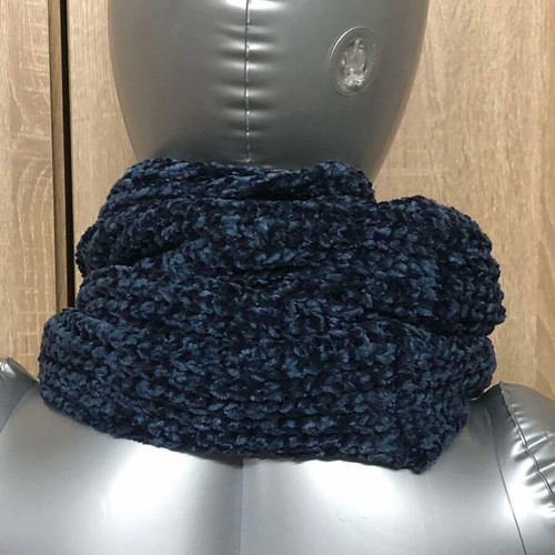 Avon neck scarf new blue