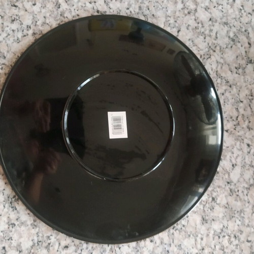 Decorative plastic plate like new, diameter 0.28 cm