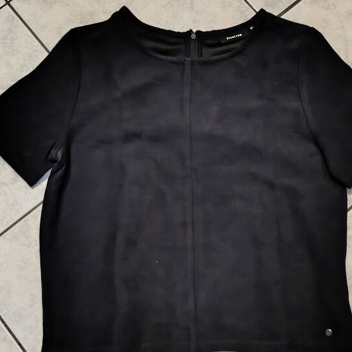 Firetrap Women's Black T-Shirt Like New, Size 10