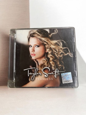 Taylor Swift Fearless CD used, pop