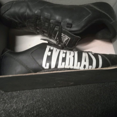 Everlast boxing shoes used, size 44, black