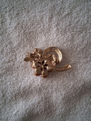 Pin like new