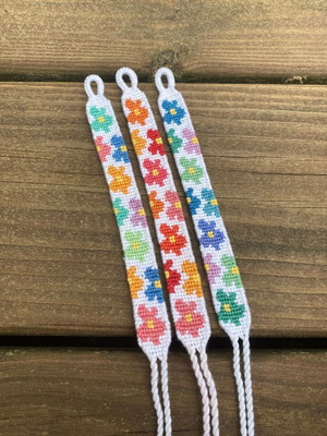 Macrame bracelet with flowers made to order