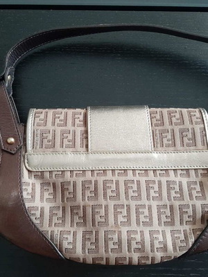 Τσάντα χειρός Fendi μπεζ καφέ σαν καινούρια