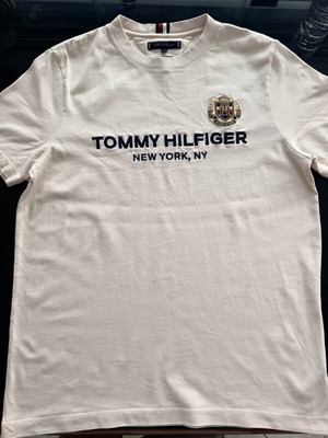 Tommy Hilfiger T-shirt used, size M, white