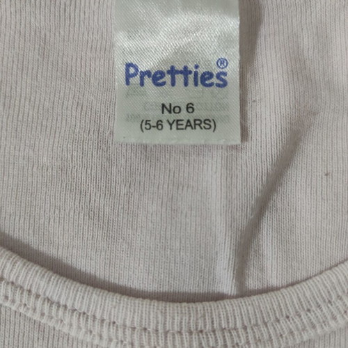 Pretties No6 children's undershirts in very good condition, pack of 4