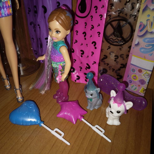 Mattel Barbie Chelsea Color Reveal Holiday Surprise Party playset used
