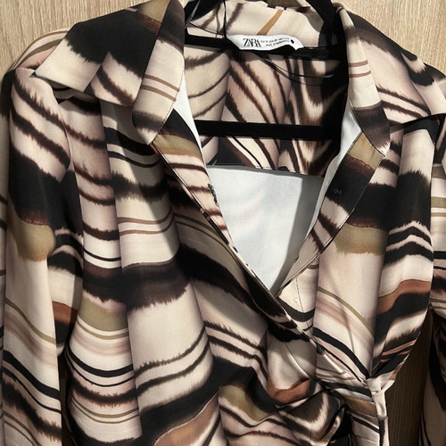 Zara type jacket size Medium new with side zipper