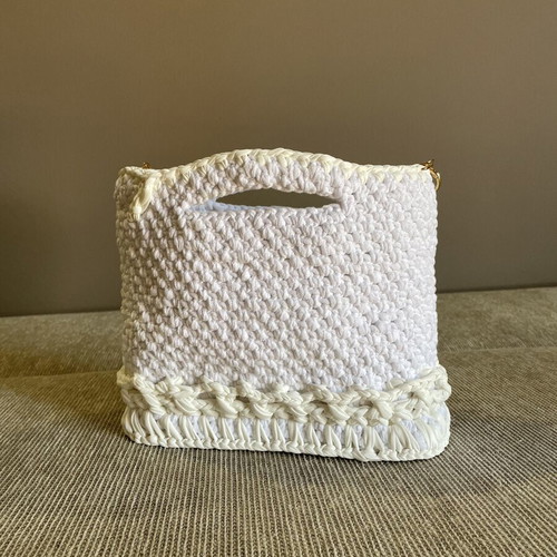 Handmade knitted bag white with gold chain