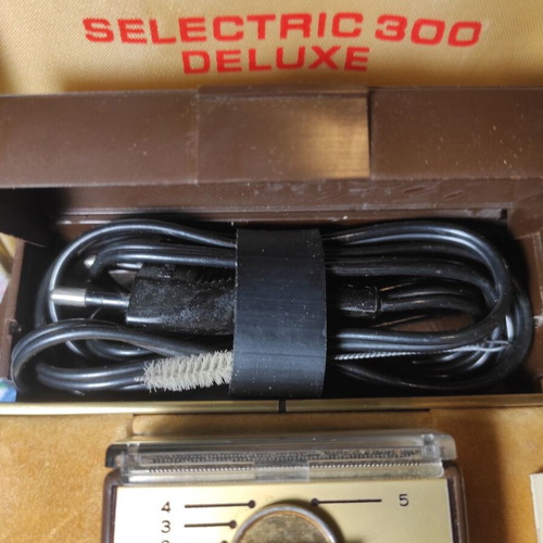 Vintage Remington Paris Selectric 300 Deluxe Electric Shaver 1960 like new
