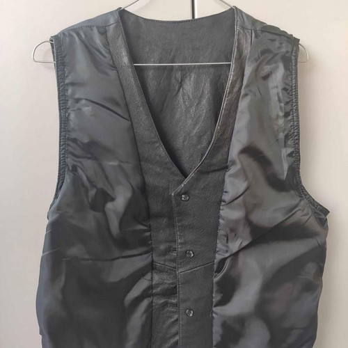 Leather vest like new, black, size L