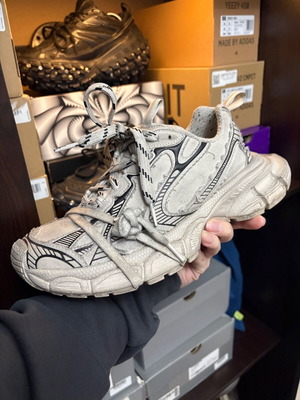 Balenciaga 3XL ежедневни обувки като ново, бежов изкуствен плат, размер 40