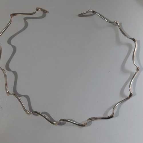Silver necklace zig zag shaped like new