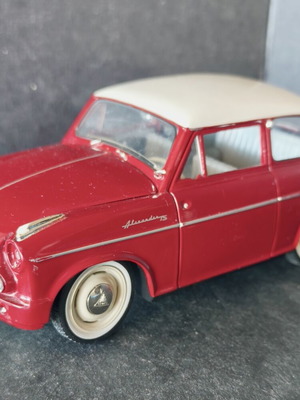 Revell Lloyd Aleksandr TS 1:18 toy car used with minor defects