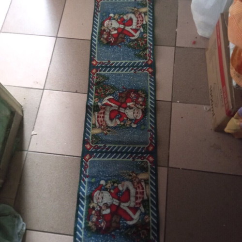 Christmas table runner like new