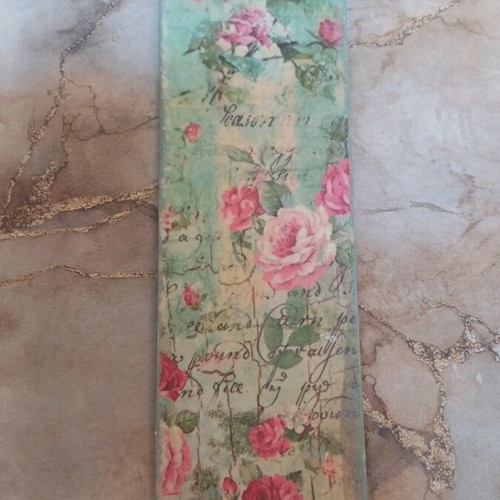 Handmade wooden MDF bookmark with vintage rose design, new