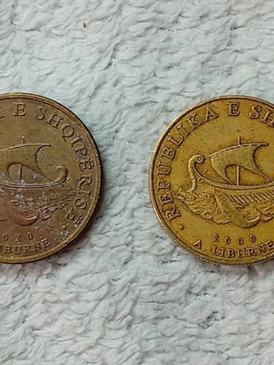 Albanian coins used, set of 2, 20 Leke 2000 and 2020