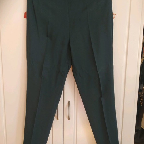 Cypress pants made of cool wool, dark green color