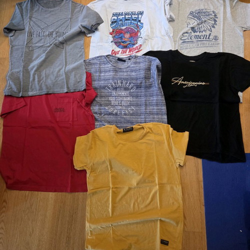 Men's clothes size Large like new, t-shirts, sweatshirts and jacket
