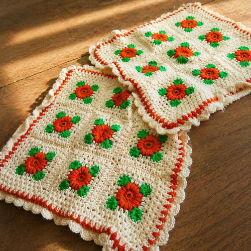 Decorative handmade crochet knit items new, 2 pieces, vintage motif 45x45cm