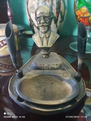 Bronze old Eleftherios Venizelos used