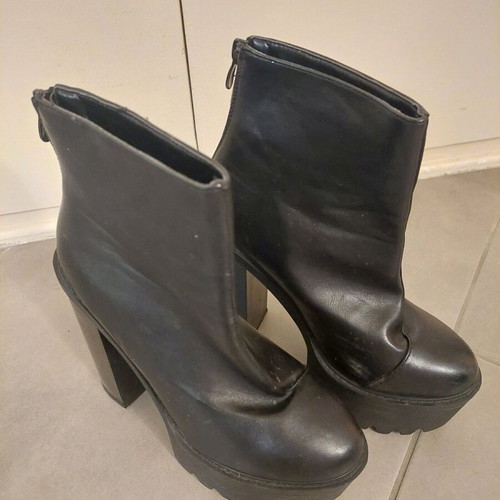 High-heeled ankle boots used, size 38, black