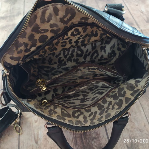 Elizabeth George women's handbag used, handheld
