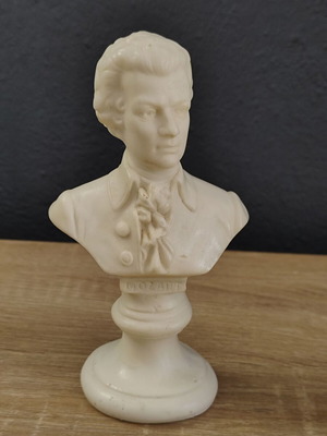 Vintage small Mozart bust used