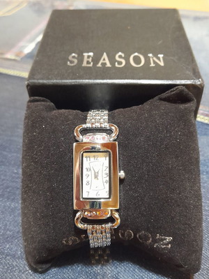 VINTAGE ΡΟΛΟΙ ΚΑΙΝΟΥΡΓΙΟ SEASON TIME  ΜΕ ΜΠΡΑΣΕΛΕ ΓΥΝΑΙΚΕΙΟ
