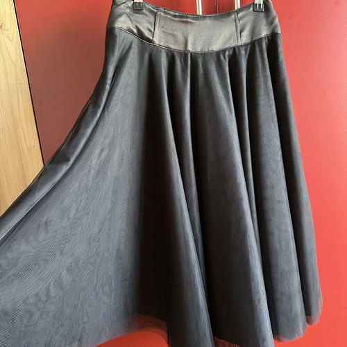 BSB Collection black midi skirt size S like new with tulle
