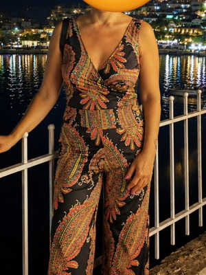 One-piece jumpsuit On Line like new, black and colorful, size S