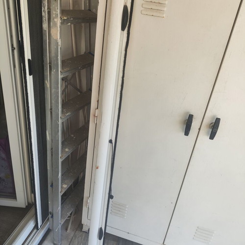 Aluminum window frame with screen 155 cm width like new