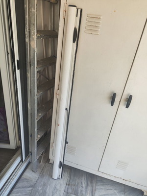 Αλουμίνιο κούφωμα με σίτα 155 εκατοστά πλάτος σαν καινούργιο
