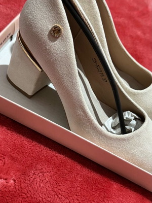 Suede pumps new beige size 37