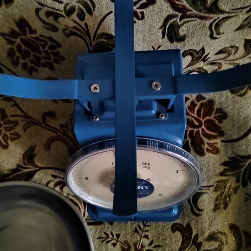Camry Mechanical Kitchen Scale 5kg used, retro vintage style