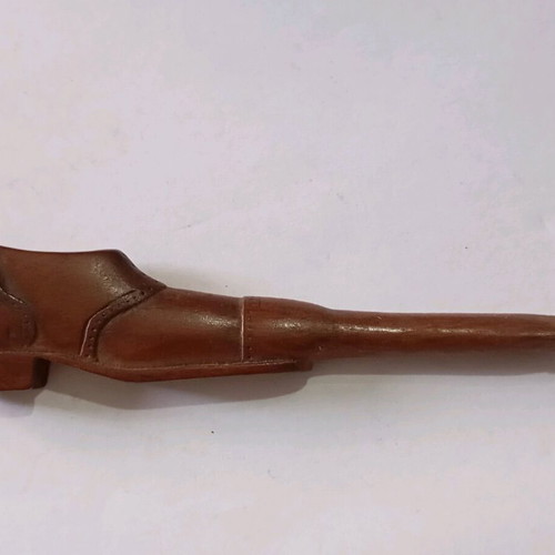 Vintage wooden smoking pipe used, shoe-shaped