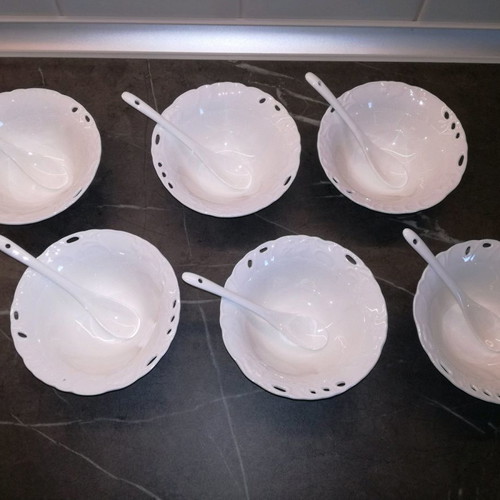 Porcelain dessert plates new, set of 6 with spoons