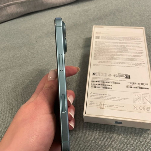 iPhone 16 128GB like new, turquoise with box