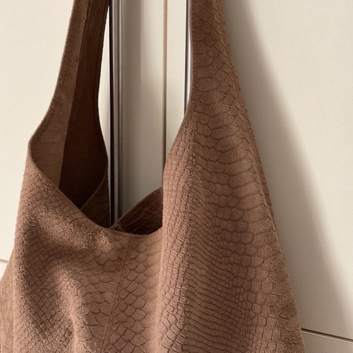 Leather shoulder bag beige like new, large size