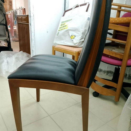 Chair solid walnut wood with leather like new