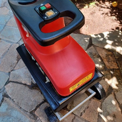 IKRA Mogatec GSL 2800W Electric Branch Shredder