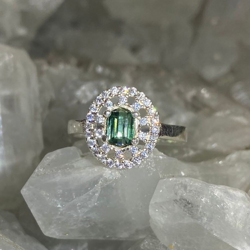 Silver ring with natural emerald and moissanite, new
