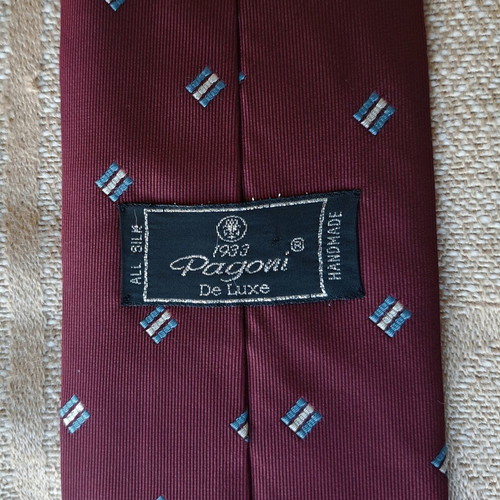 Silk handmade Pagoni tie like new with geometric rhombus pattern