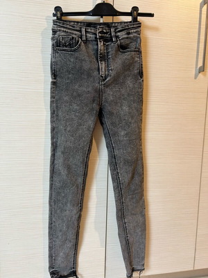 Stradivarius skinny fit black jeans XS like new